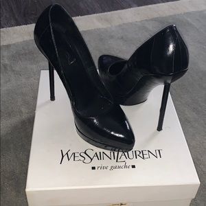 Yves Saint Laurent Eel skin pumps